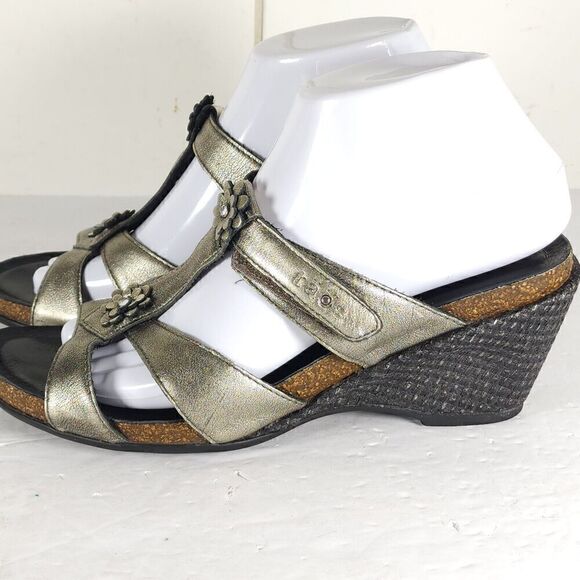 Taos Women's US8 Metallic Silver Leather Rhinestone Wedge Strappy Slide Sandals - Picture 2 of 16